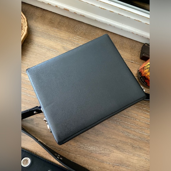 Vintage small binoculars case converted into bag with strap - Picture 4 of 9